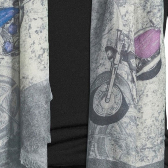 Cashmere Blend Motorcycle-Print Long Scarf Gray - Picture 2 of 8